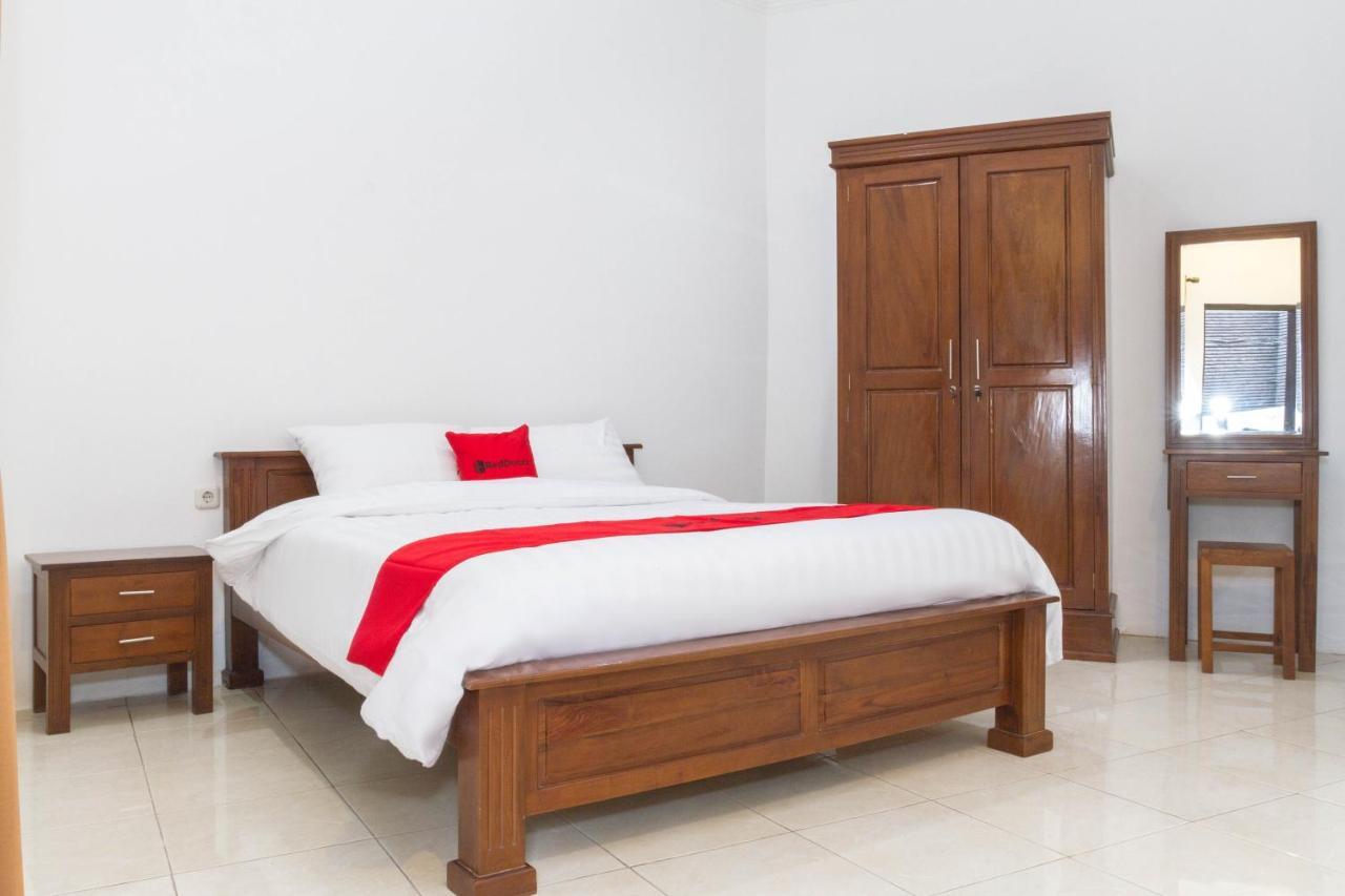 Reddoorz Near Jatinangor Town Square Hotel Exterior photo